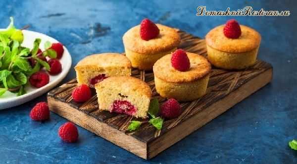 Миндальные кексы с малиной