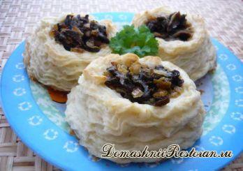 Картофельные гнездышки с грибной начинкой